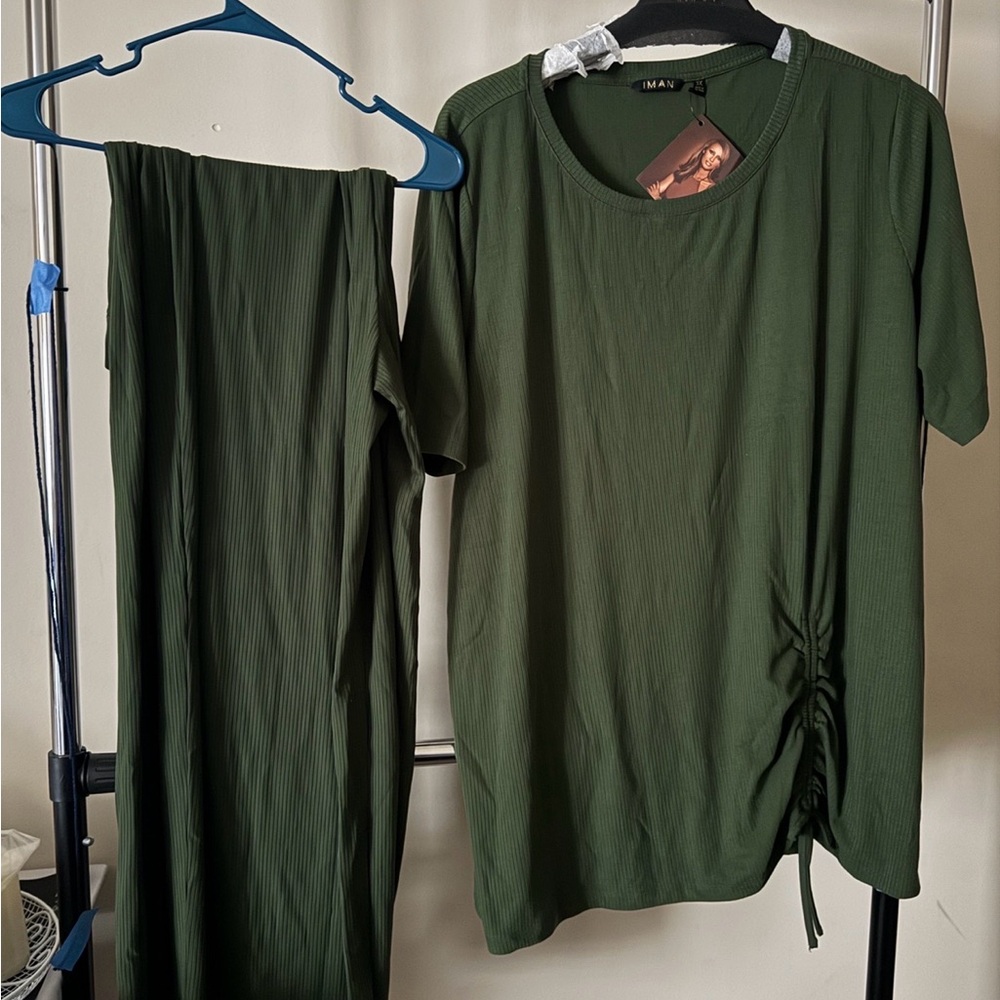 IMAN Green Two-Piece Set